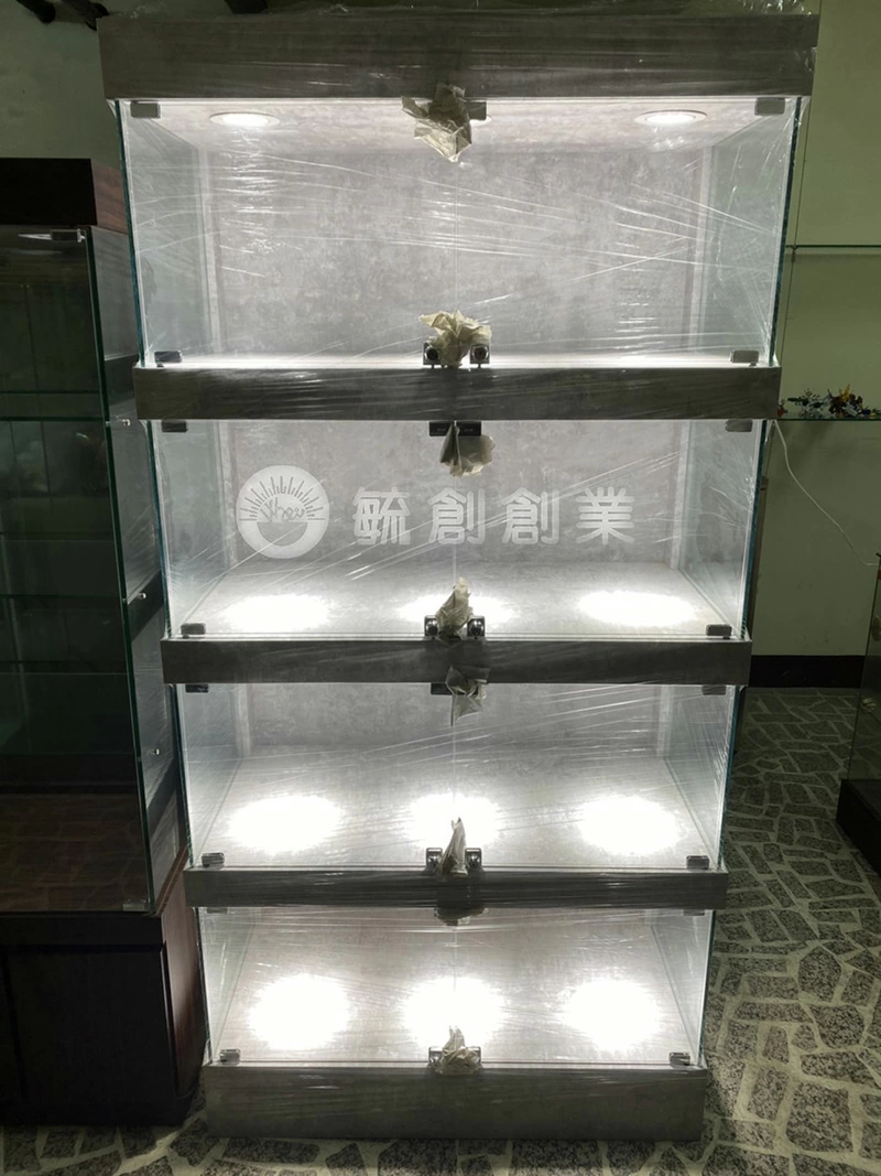 GK模型展示櫃,公仔玻璃櫃(清水模色系)